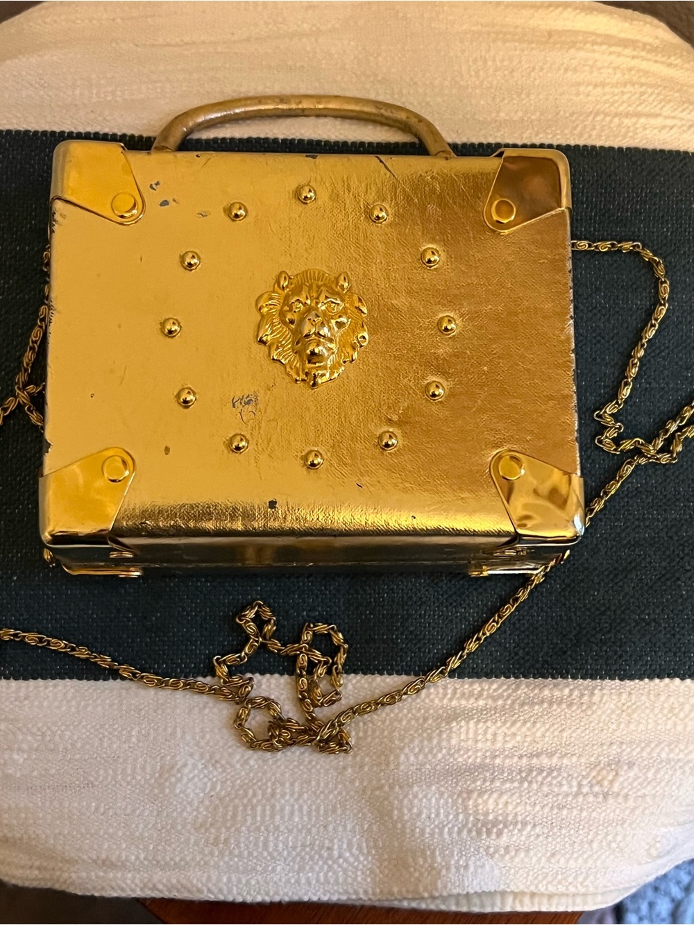 Vintage Gold Metallic Box Handbag with Chain Strap - Picture 2 of 10